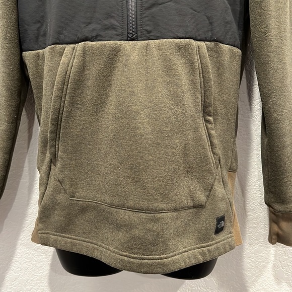 The North Face Tech Sherpa Hood 1/2 Zip Pullover Green - Picture 3 of 11